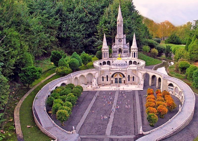 Basilic de Lourdes